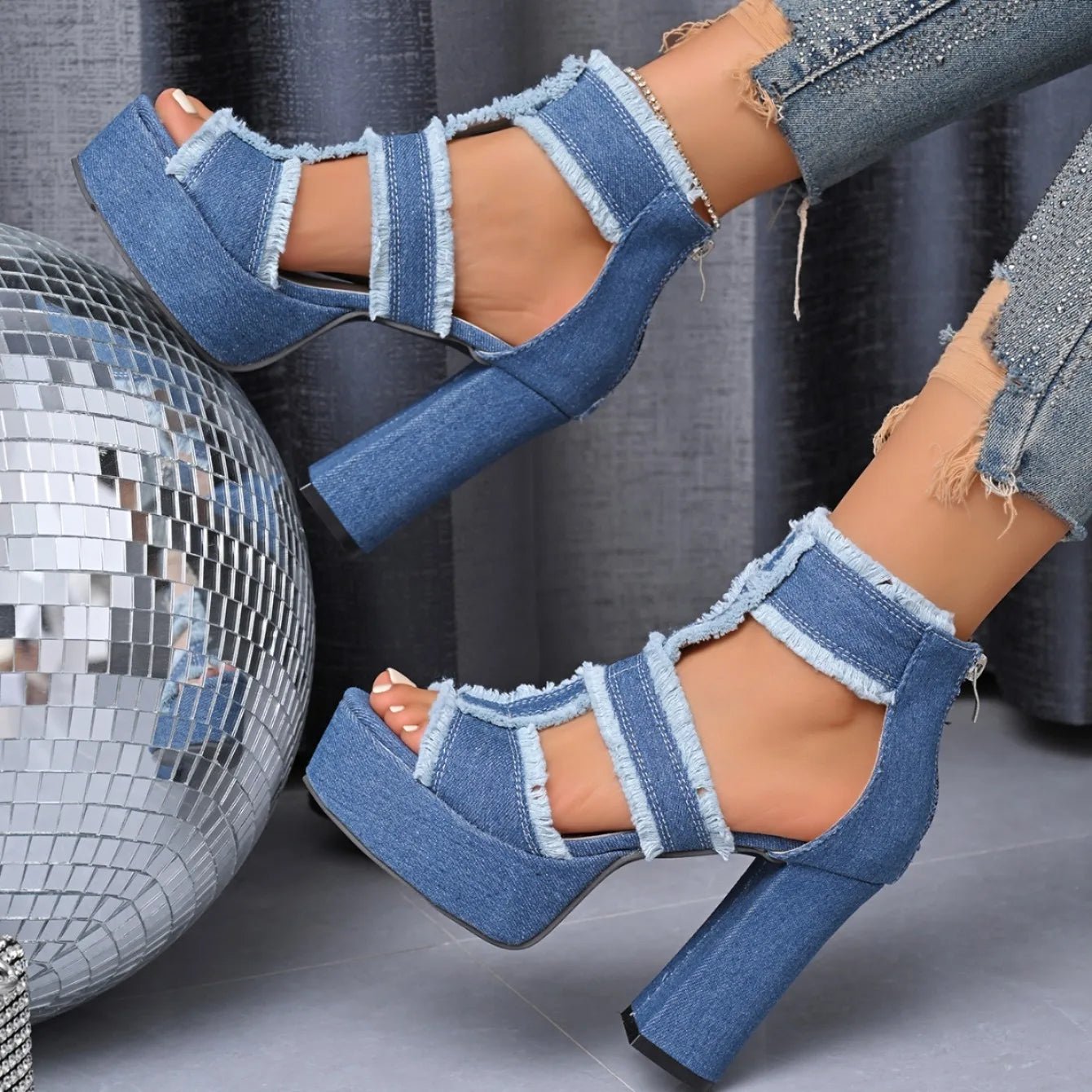 Damen Jeans-Plateau-Sandalen mit Ankle-Strap – Sommer High Heels mit Peep-Toe & Denim-Design in Blau