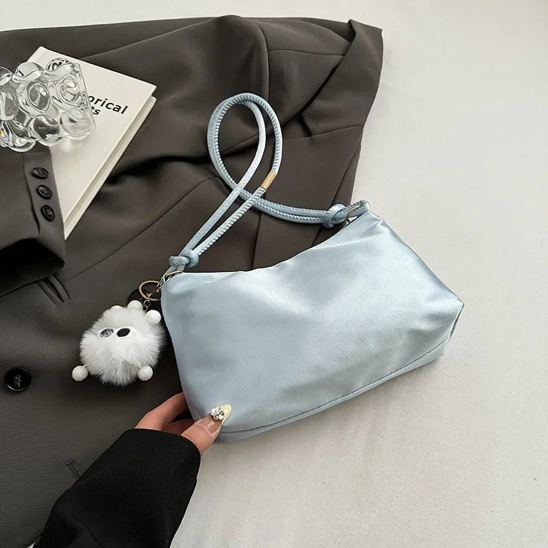 Elegante Satin-Umhängetasche – stilvoll & praktisch für jeden Tag