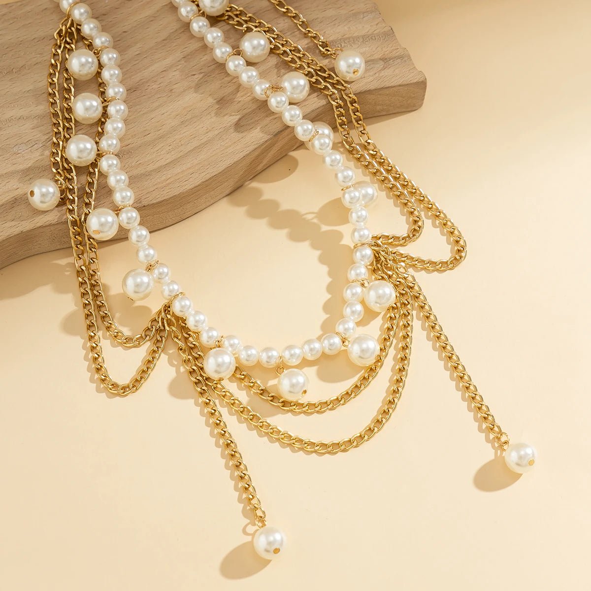 Elegante Taillenkette mit Perlen & Goldketten – Boho Body Chain für Damen