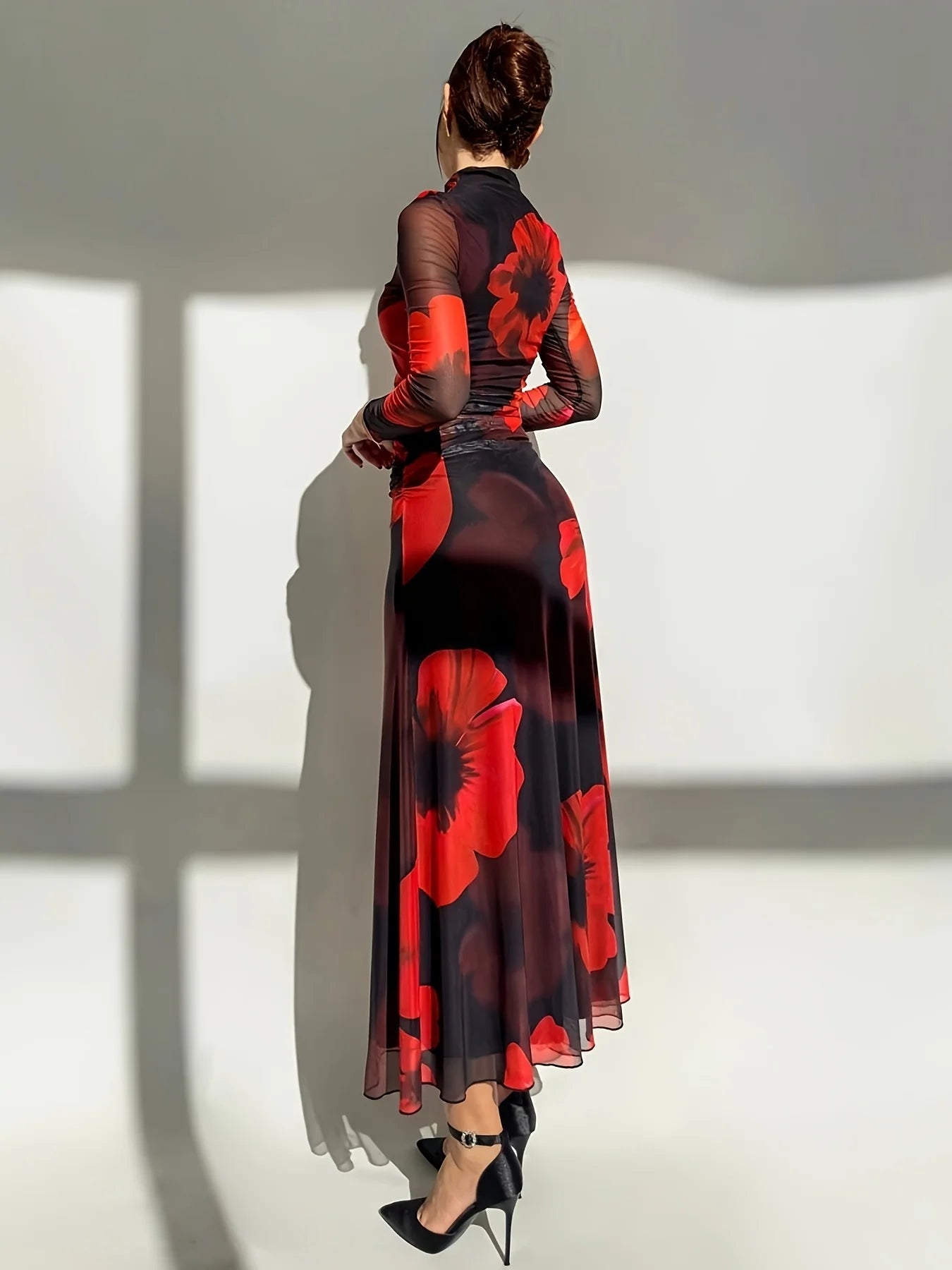 Elegantes Damenkleid mit Blumendruck – Figurbetont & Sexy | 2025