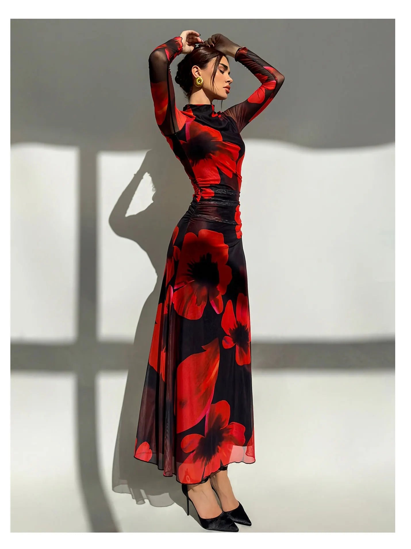 Elegantes Damenkleid mit Blumendruck – Figurbetont & Sexy | 2025