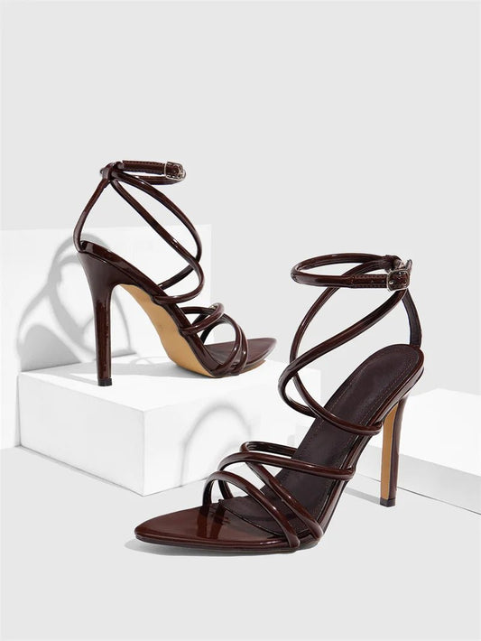 Lackleder-Sandaletten mit Absatz – Sommer-High Heels mit Riemchen & spitzer Zehenform