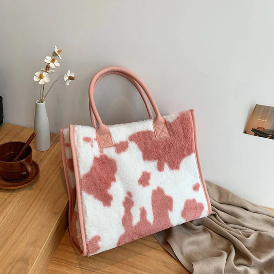 Plüsch-Shopper mit Kuhmuster – Weiche Winter-Handtasche