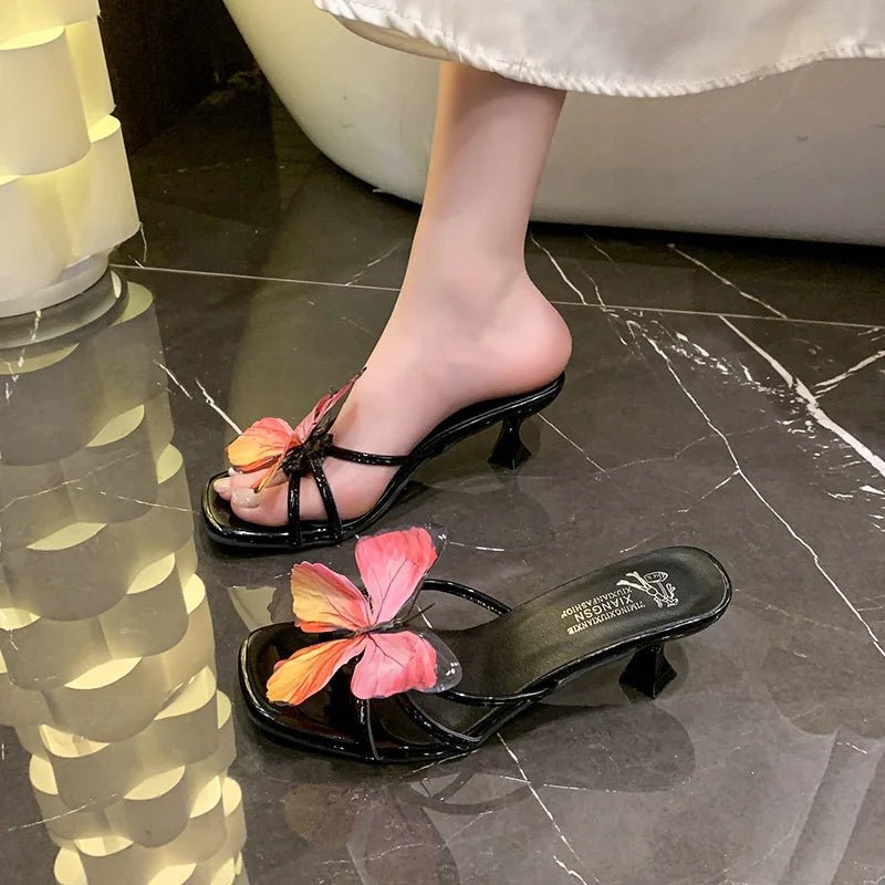 Schmetterling Sandalen Damen – Bequeme Sommer-Flip-Flops mit Absatz